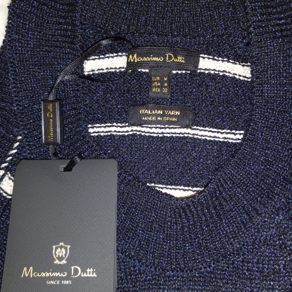 Massimo Dutti. Size M. Italian Silk. Navy and Cream.